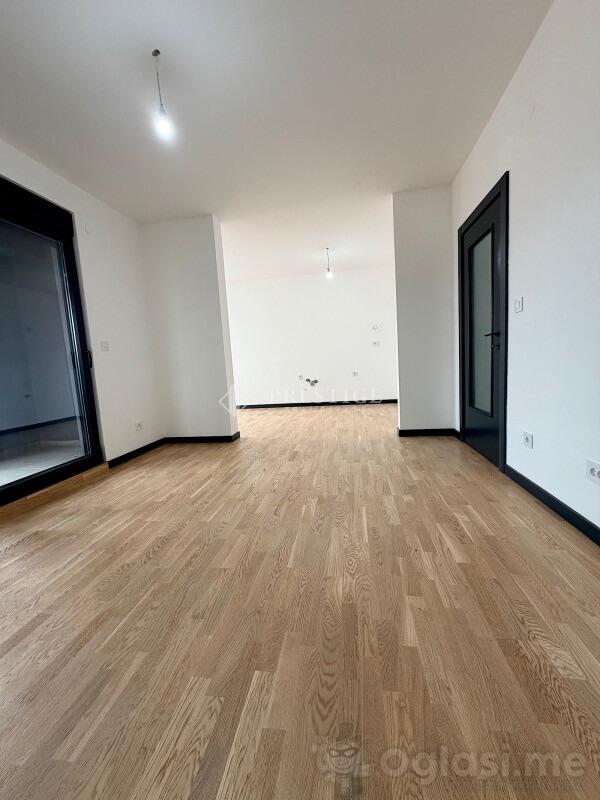 Dvosoban stan 88m2 - Podgorica - Gorica C