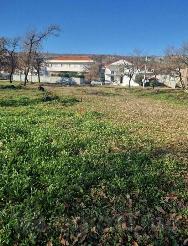 Poljoprivredno zemljište 944m2 - Podgorica - Vranići