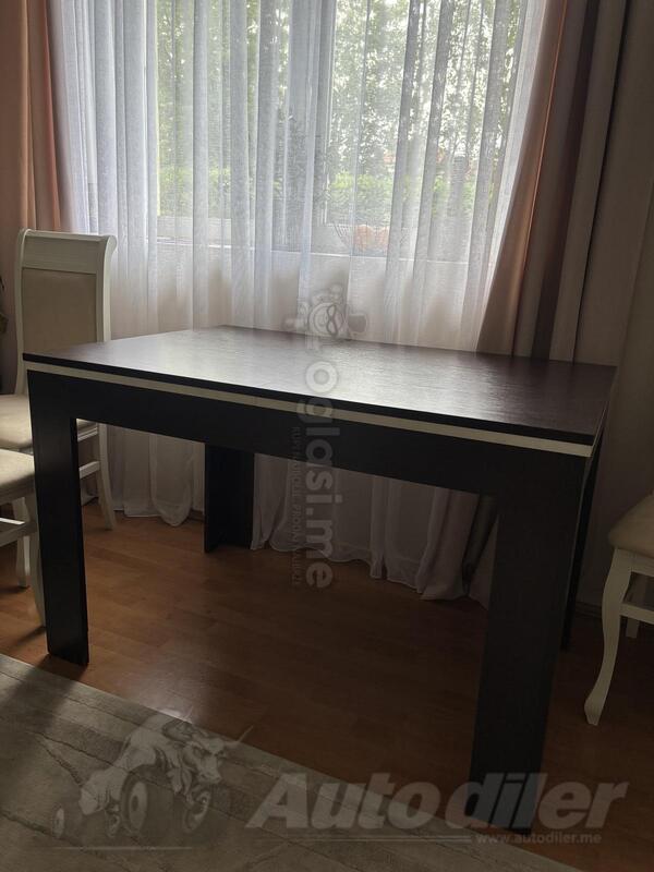 Prodajemo trpezarijski sto