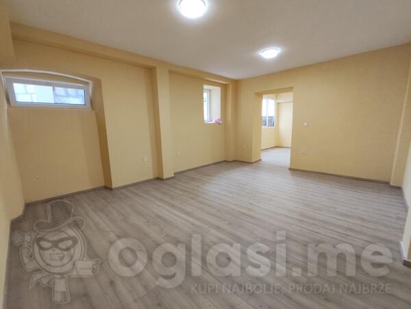 Lokal 62m2 - Herceg Novi - Topla