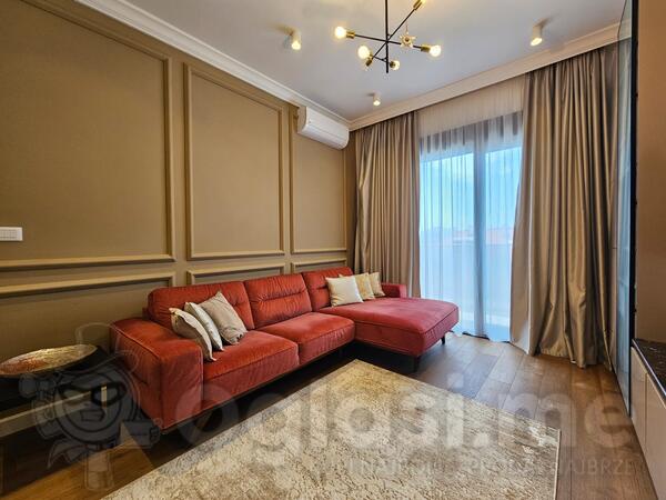 Dvosoban stan 80m2 - Bar - Centar grada