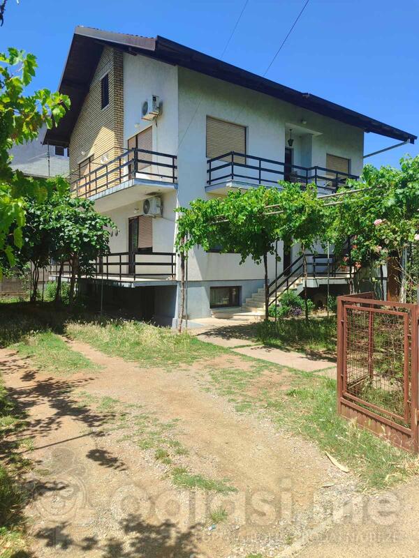 Porodična kuća 100m2 - Podgorica - Blok 9