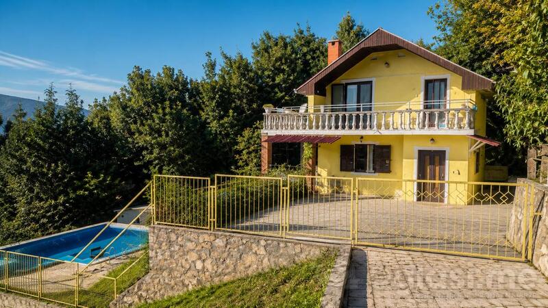 Porodična kuća 143m2 - Herceg Novi - Ratiševina