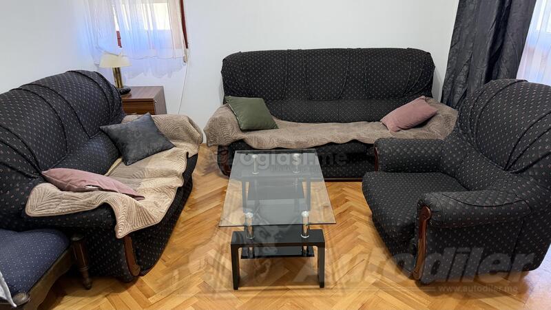 Simpova garnitura NOVA 250€ 067/565-725–069/080-523