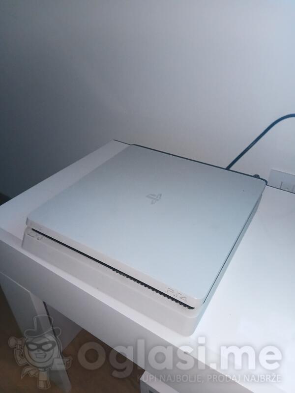 Sony - PlayStation 4