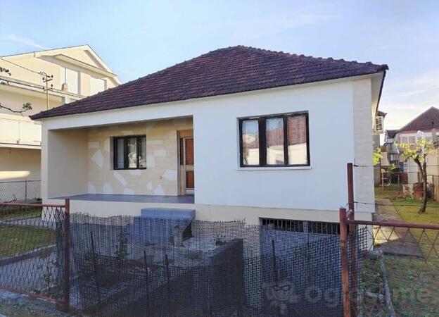 Porodična kuća 100m2 - Podgorica - Konik