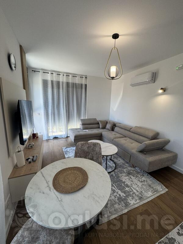 Jednosoban stan 45m2 - Bar - Centar grada