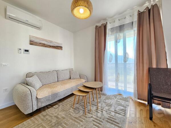 Jednosoban stan 50m2 - Bar - Centar grada