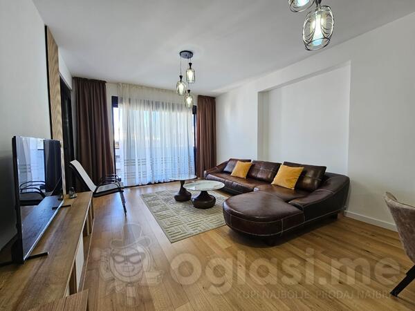 Jednosoban stan 70m2 - Bar - Centar grada