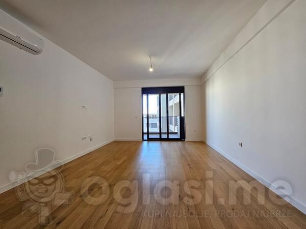 Jednosoban stan 62m2 - Bar - Centar grada
