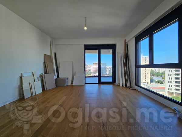 Dvosoban stan 80m2 - Bar - Centar grada