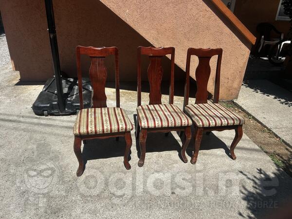 4 trpezarijske stolice , sve četiri 60 e