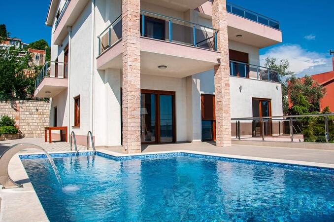 Vila 392m2 - Bar - Šušanj