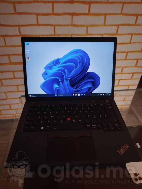 Lenovo - 13.3" Intel i5 16GB GB