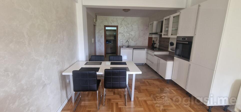 Dvosoban stan 85m2 - Podgorica - Preko Morače