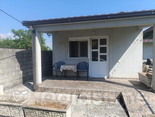 Porodična kuća 32m2 - Danilovgrad - Spuž
