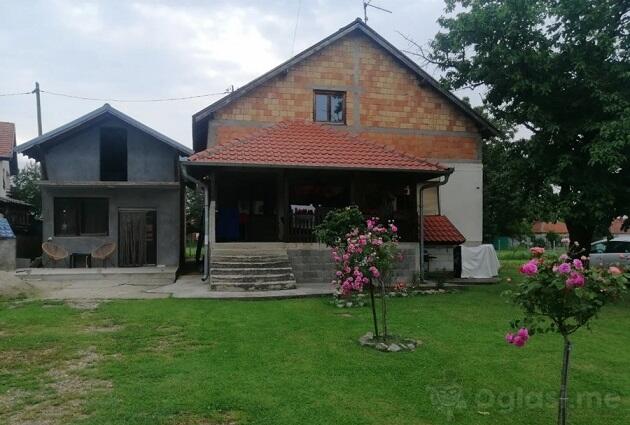 Porodična kuća 130m2 - Mladenovac - Međulužje