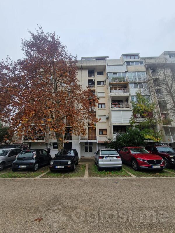Jednosoban stan 34m2 - Bar - Centar grada