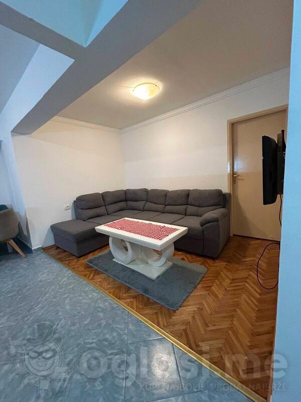 Dvosoban stan 60m2 - Bar - Centar grada