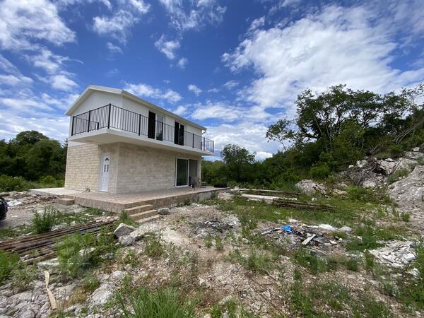 Vila 90m2 - Kotor - Lješevići