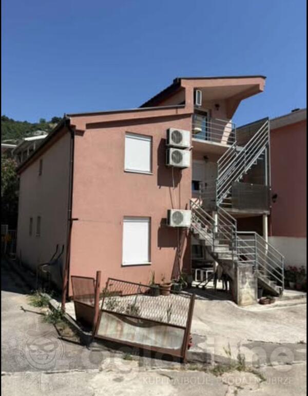 Kuća sa više stanova 1m2 - Budva - Lazi