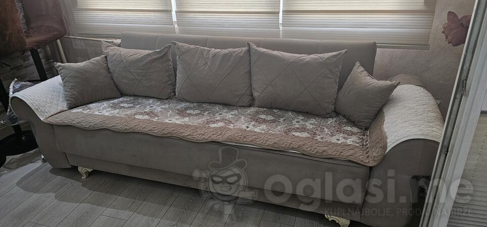 Garnitura dva trosjeda i fotelja