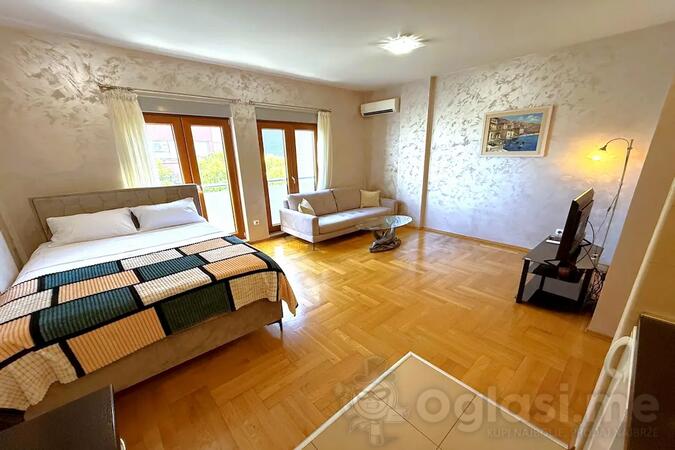 Garsonjera 35m2 - Podgorica - Preko Morače