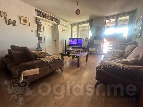 Dvosoban stan 77m2 - Podgorica - Preko Morače