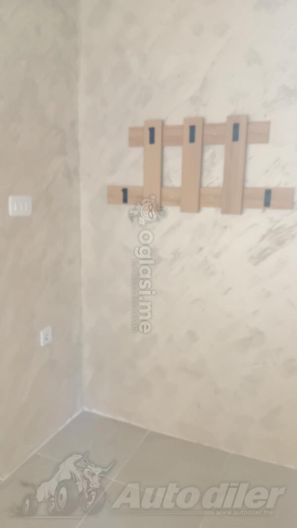 Porodična kuća 38m2 - Podgorica - Pobrežje