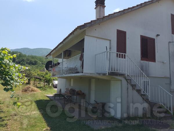Porodična kuća 100m2 - Danilovgrad - > Okolina grada