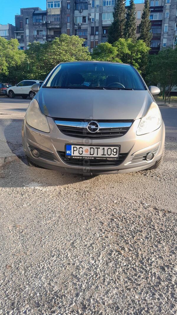 Opel - Corsa - 1.2 benzin