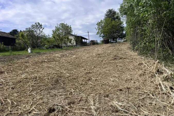 Građevinsko zemljište 1800m2 - Grocka - Zaklopača