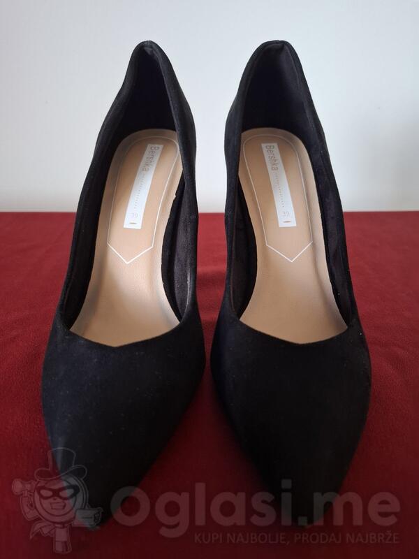 BERSHKA salonske cipele (Broj 39)