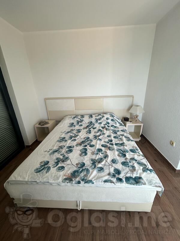 160 cm x 200 cm