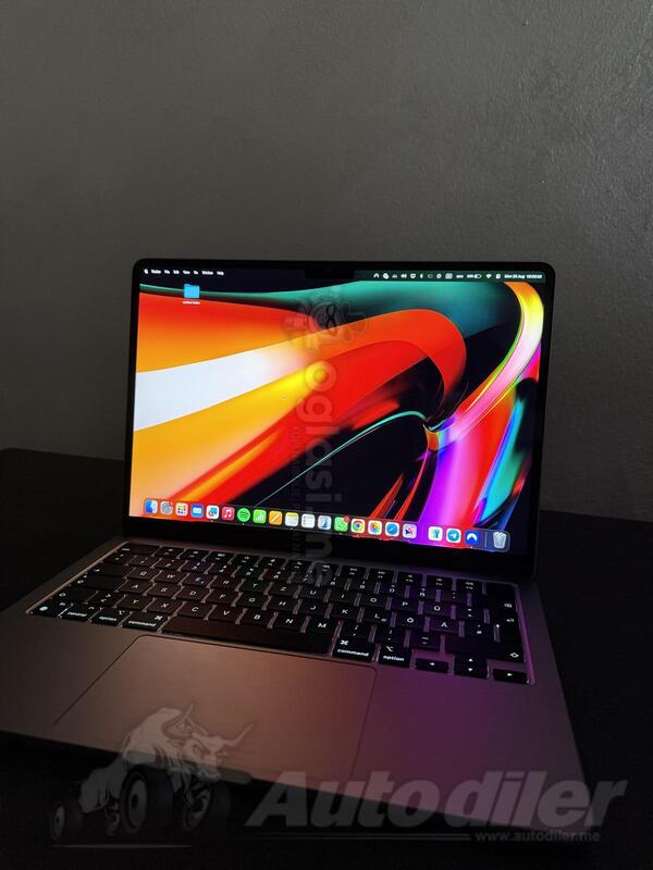 Apple M3 - 13.5" Intel Ostalo 256GB GB