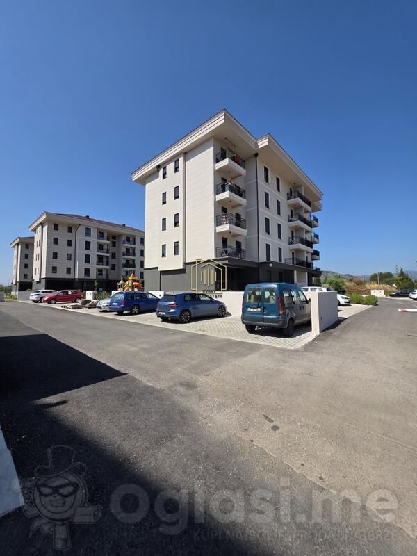 Garsonjera 45m2 - Podgorica - Tološi
