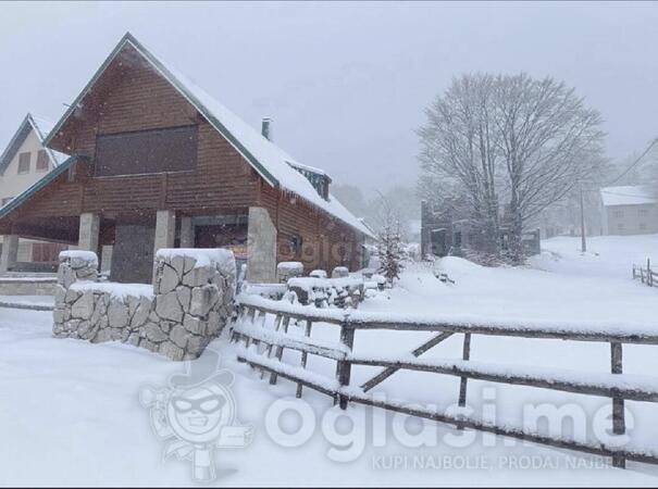 Vikendica 200m2 - Žabljak - Motički Gaj