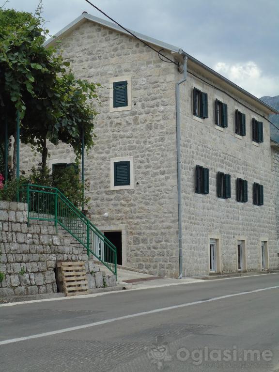 Šestosoban stan 33m2 - Podgorica - Podgorica (uži dio)