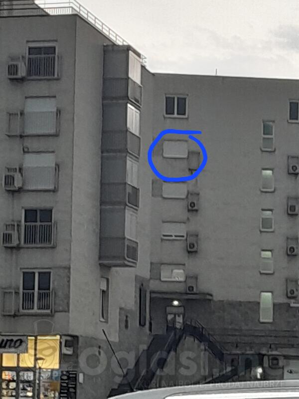 Garsonjera 22m2 - Nikšić - Centar grada Strogi centar, preko puta zgrade Opstine