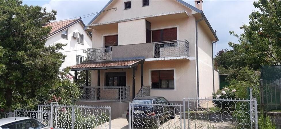 Porodična kuća 200m2 - Čukarica - Sremčica