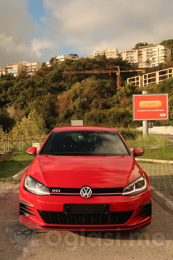 Volkswagen - Golf GTI