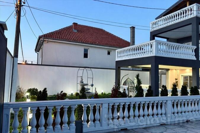 Porodična kuća 222m2 - Palilula - Borča