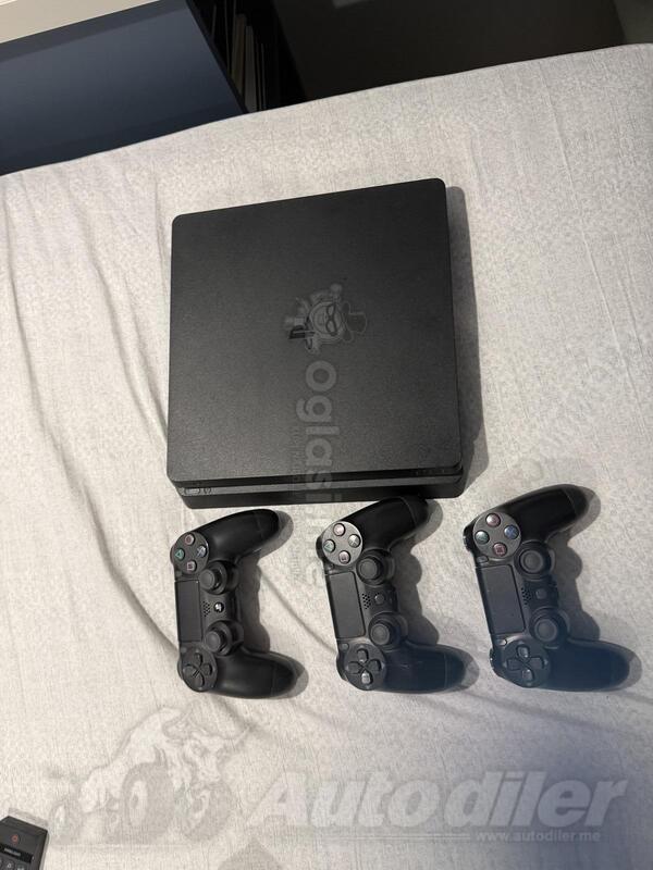 Sony - PlayStation 4