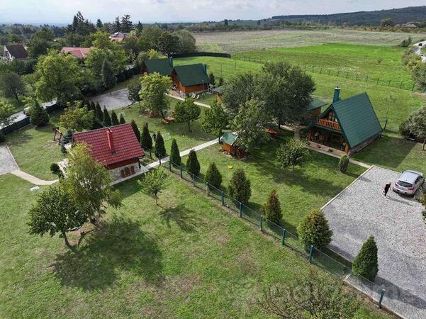 Kuća sa više stanova 300m2 - Sremski Karlovci - > Okolina