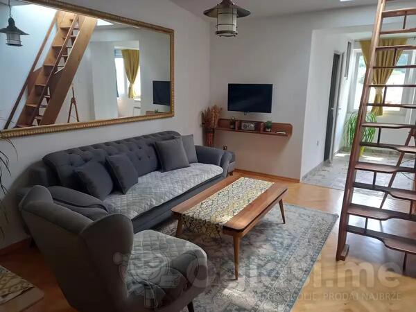 Dvosoban stan 100m2 - Budva - Velji Vinogradi