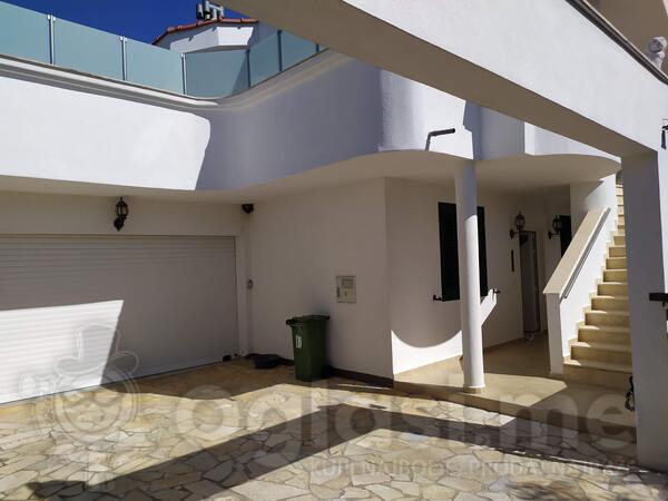 Porodična kuća 200m2 - Ulcinj - Donji Štoj