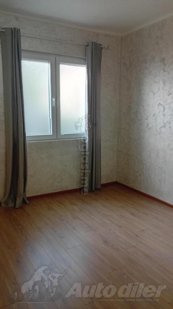 Porodična kuća 38m2 - Podgorica - Pobrežje