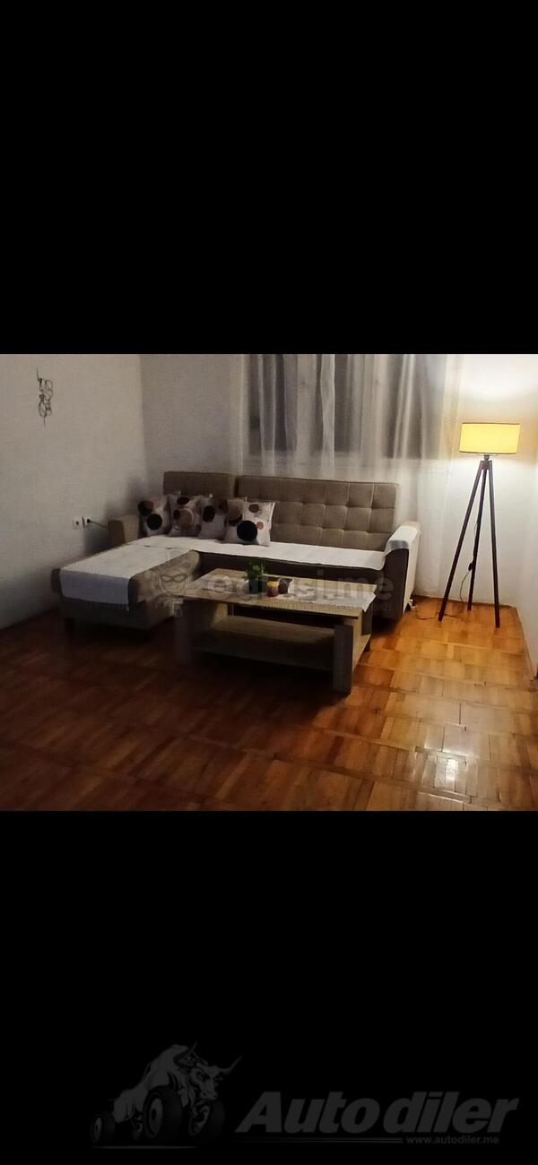 Dvoiposoban stan 80m2 - Podgorica - Konik Katolicka crkva