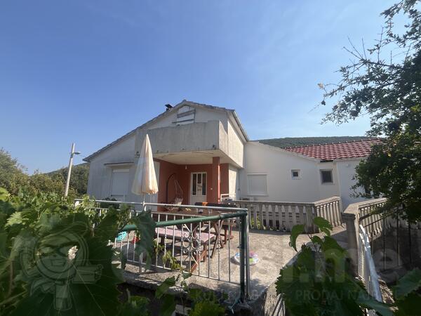 Porodična kuća 110m2 - Kotor - Glavatičići