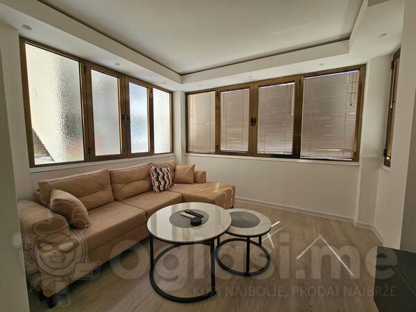 Dvosoban stan 46m2 - Bar - Centar grada